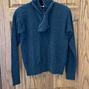 Carlisle sport lamb wool  woman’s sweater with built-in scarf size M